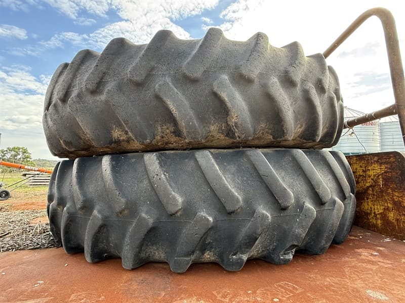 TYRES TO SUIT MAGNUM TRACTOR.