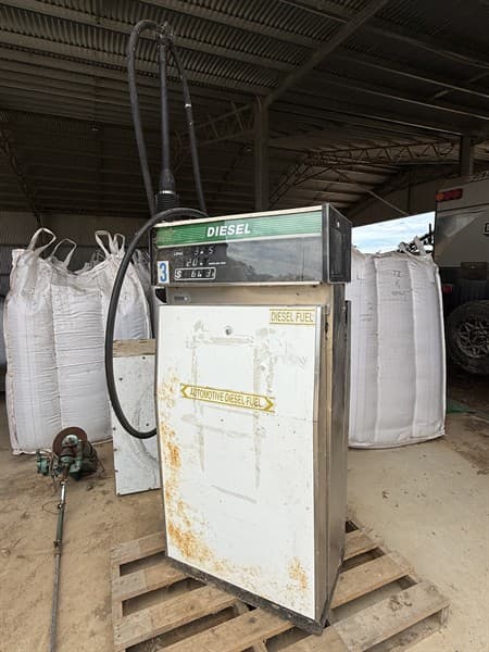 ELECTRIC FUEL BOWSER