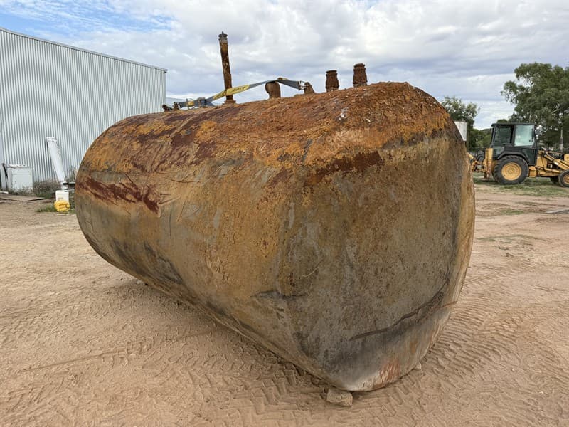 10,000 LITRE DIESEL TANK.