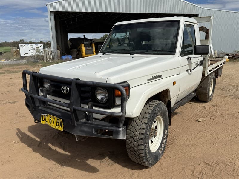 1999 TOYOTA LANDCRUISER. VIN: JTELB71J807001262. Non turbo.