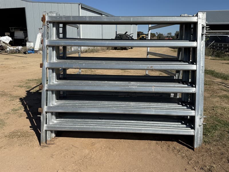 14 X CATTLE PANELS. 2100mm x 1770mm.