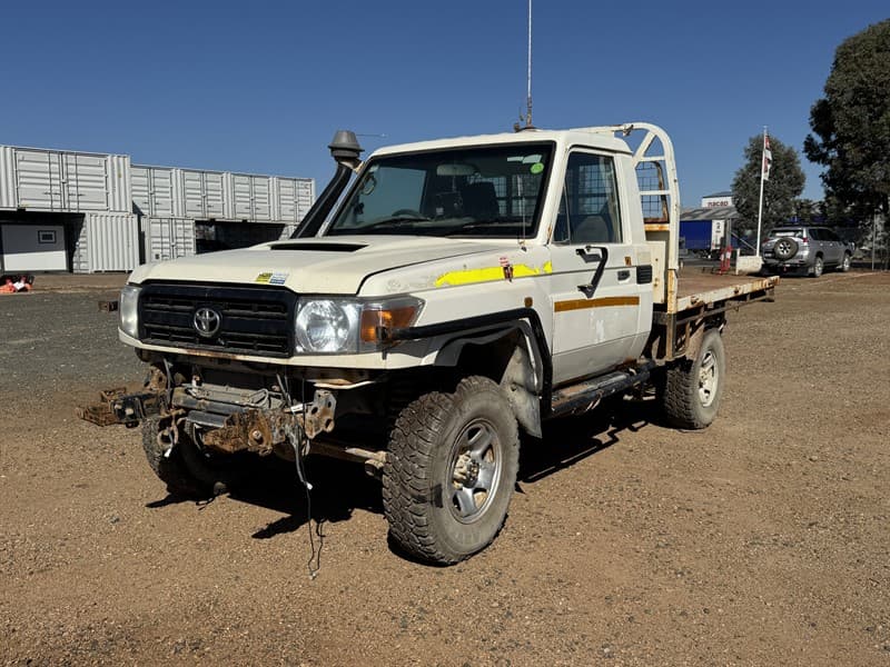 2014 EX MINE TOYOTA LAND CRUISER UTE. VIN: JTELV71J700034804. This Asset has been undergound and is selling for parts only. Non runner. EX M…