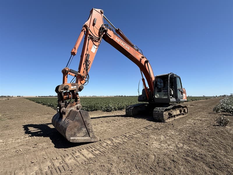 2012 HITACHI ZX200-3. Serial no. HCM1U100K00200394. Hours 11920. Auxillary hydraulics. JB quick hitch. 2000mm GP bucket. Located Moree, NSW