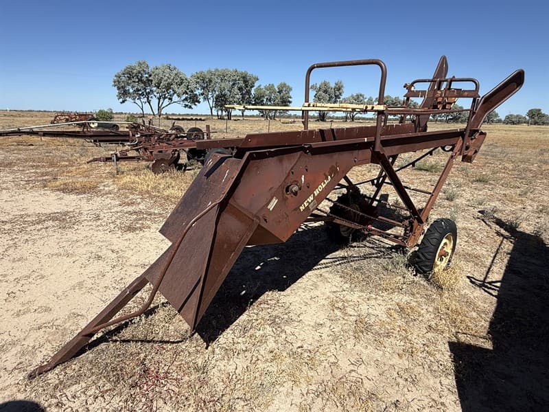 NEW HOLLAND BALE ELEVATOR NO. 1. Serial no. A470F2689. Located Bourke, NSW