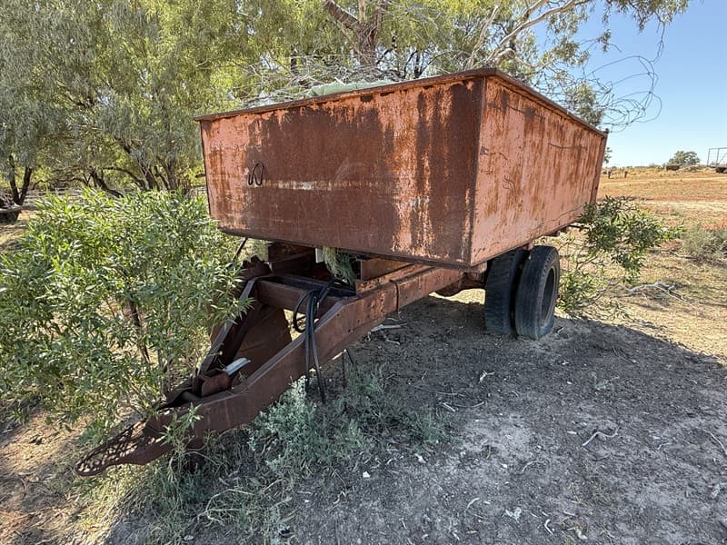 TOW BEHIND TIPPER TRAILER. Lifting facilities available. Contents of trailer will be removed prior to delivery. Located Bourke, NSW