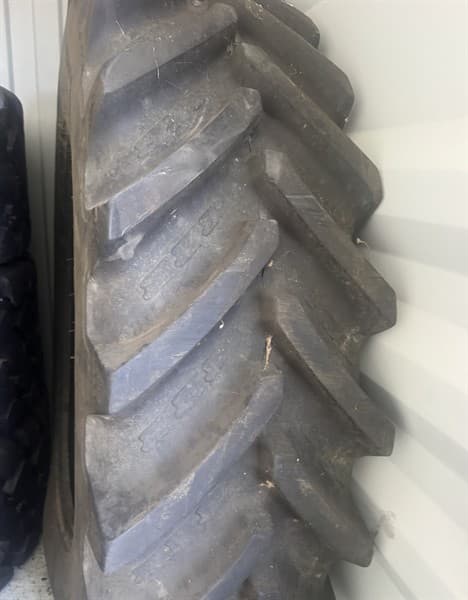1 X NEAR NEW BKT 480/95R50 AG TYRE. Located Walgett, NSW