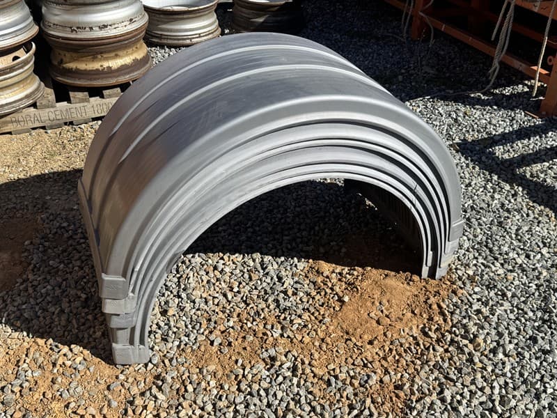 6x Guards. Located Orange, NSW