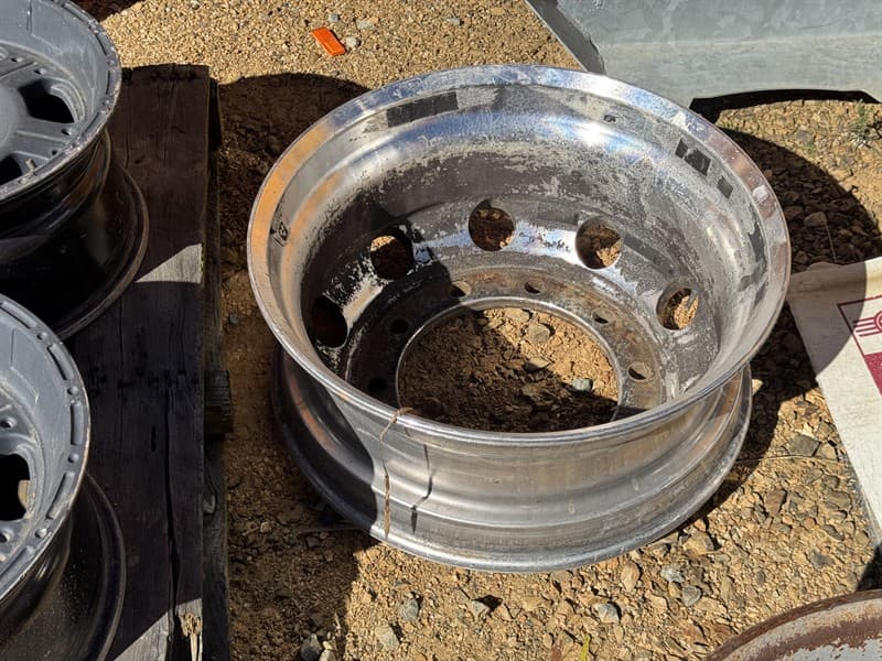 1 Euro alloy 10 Stud. Located Orange, NSW
