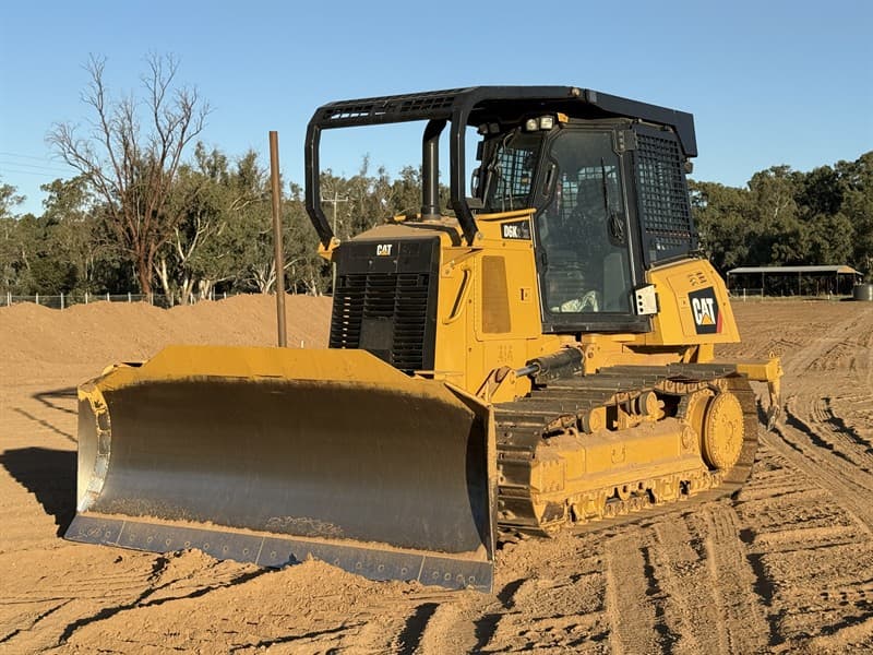2017 CATERPILLAR D6K2 XL PIN:CAT00D6KCRPR00324. Fitted with V pat angle tiltblade. multi rippers, dixie holding sweeps and guards,Dozer has …