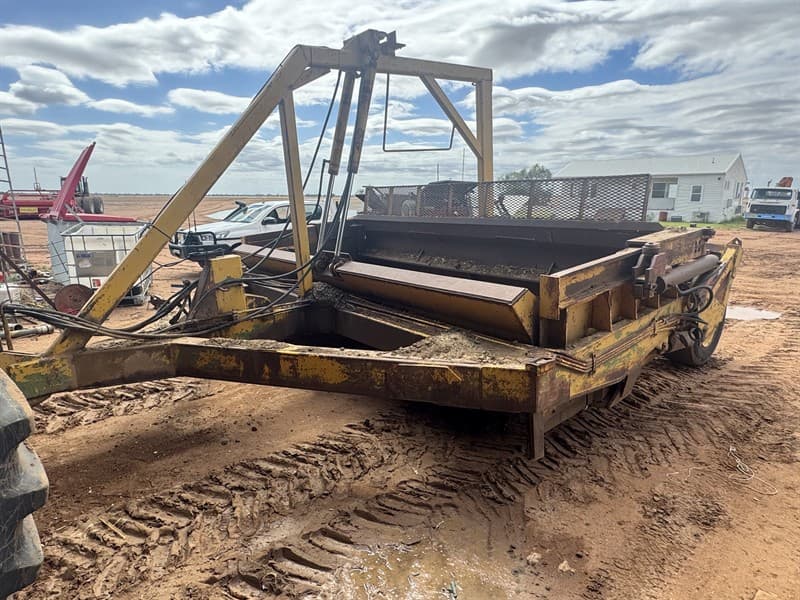 1990 Gunnedah Industries 14ft Laser Bucket. Brand new Cutting edge April 2026. Ejector style. Super single tyres. Currently in use and maint…