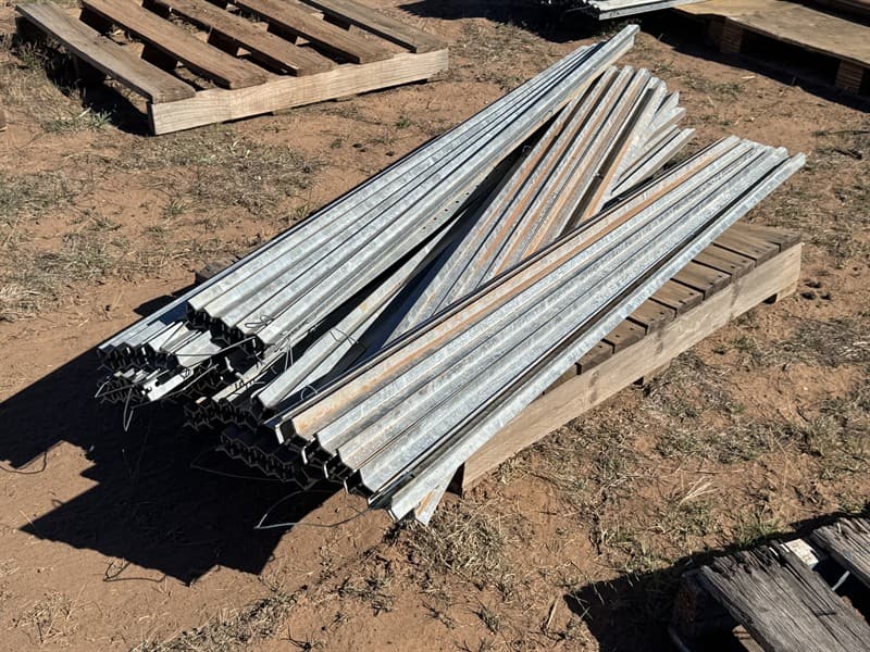 100x GEO WARATAH POSTS. 1800mm long. Located Mogriguy, NSW