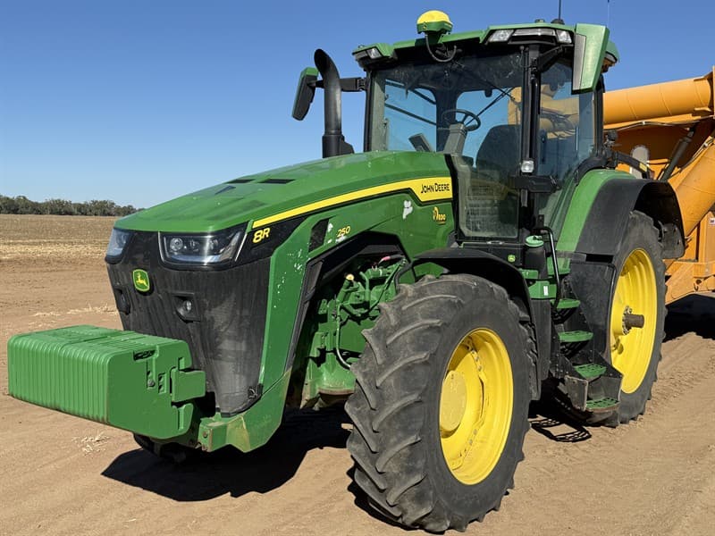2023 JOHN DEERE 8R250. Serial no. 1RW8250DKNA200865. Hours 4278. Engine remapped to 340hp. Powershift transmission. PTO. 4 x hydraulic remot…