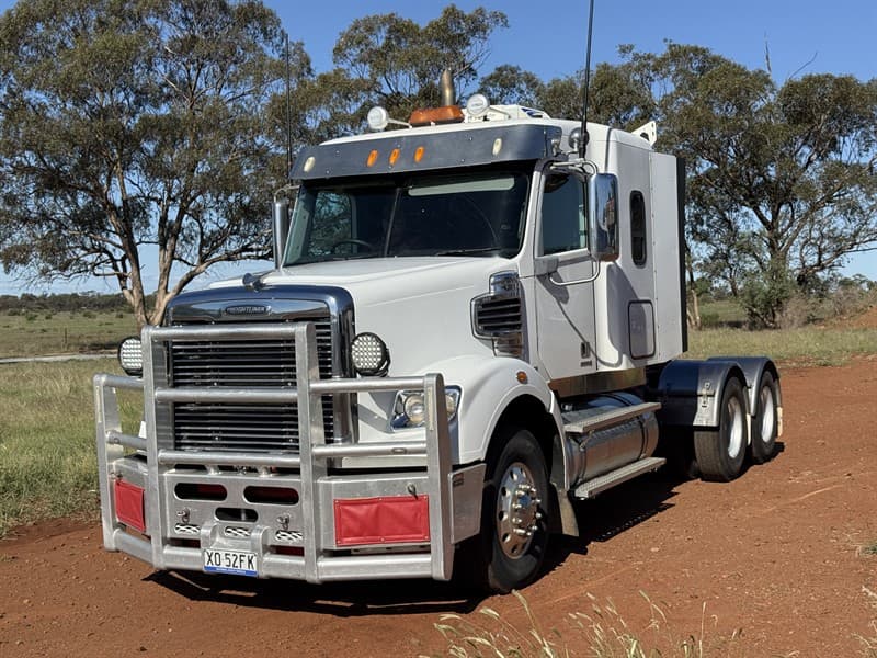 2011 FREIGHTLINER Coronado FLX, VIN: 1FVJGVDR8BLBA9834. Detroit DD15 560hp engine, 18-speed Road Ranger, PTO hydraulics with return line, ra…