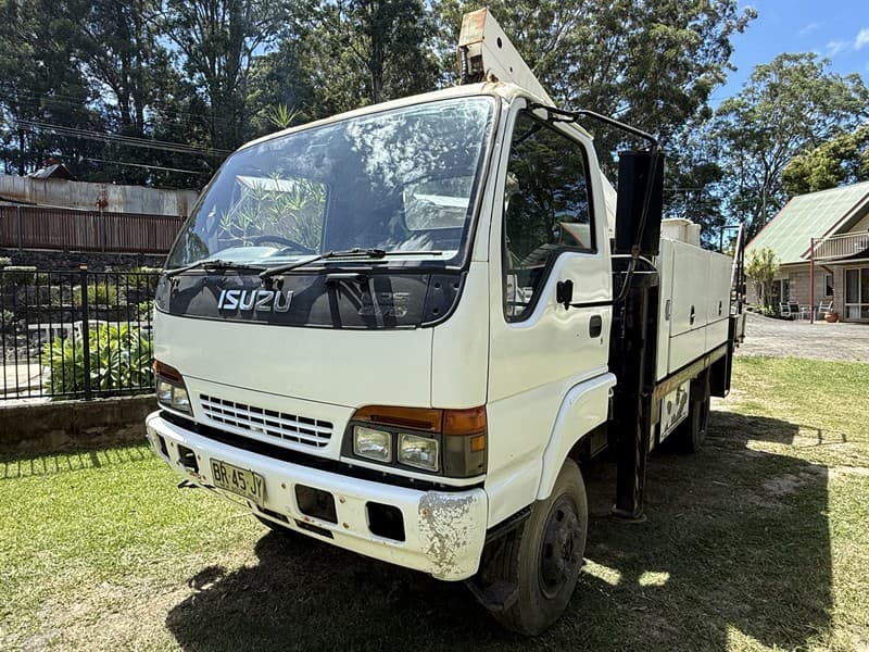 1999 ISUZU NPS 300 BUCKET TRUCK. VIN JAANPS71LX7100075. 11 metre reach on the bucket. Ex powerline truck. Spring suspension. Located Coffs H…