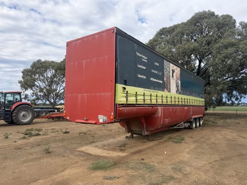 1999 Vawdrey curtain side tanker triaxle trailer, 26,600L (3 compartments: 7,350L/9,300L/8,400L), VIN 6B9TA2269XMAC1269. Measures 13.7m long…
