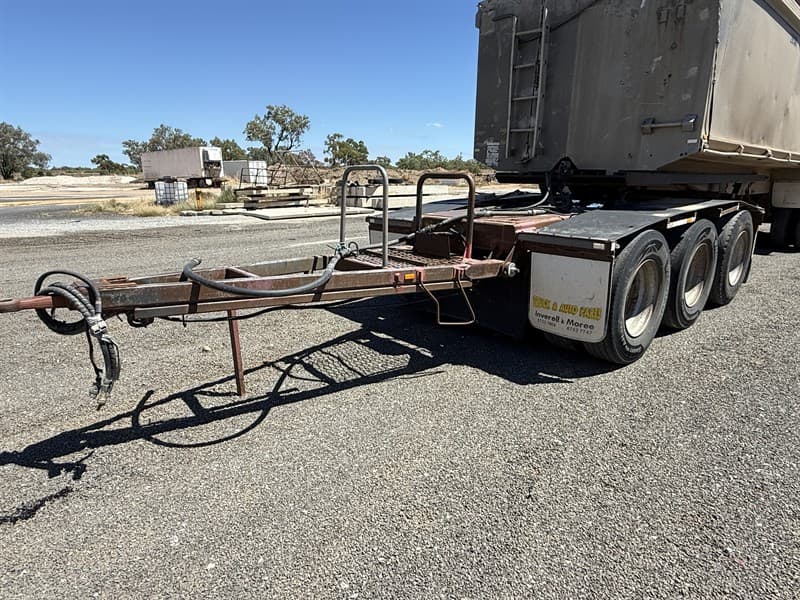 1988 PANTHER TRI DOLLY. Spring suspension. Spider hubs. K Hitch axles. Holland fixed turntable. Located Walgett, NSW
