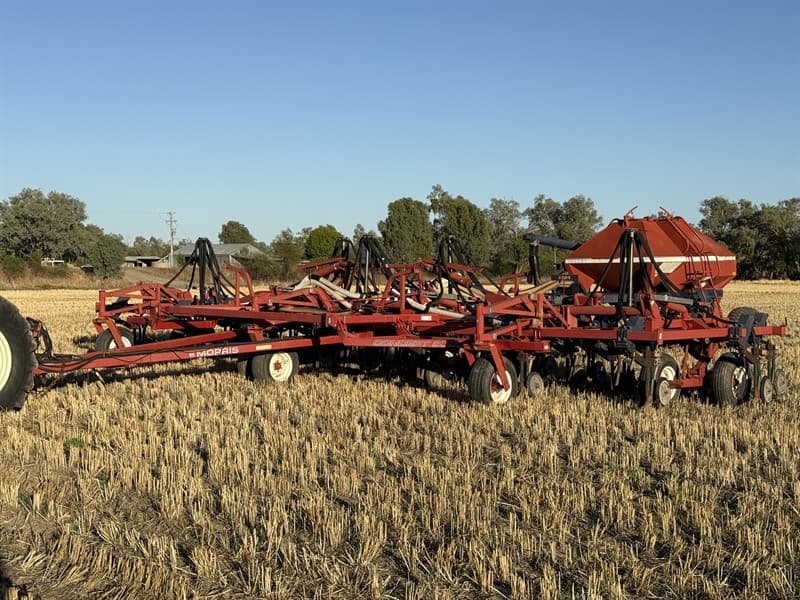 2000 MORRIS CONCEPT, 40 tyne single boot air seeder kit fitted, Morris clutch and rate controller,12 inch spacings, edge on points fitted, M…