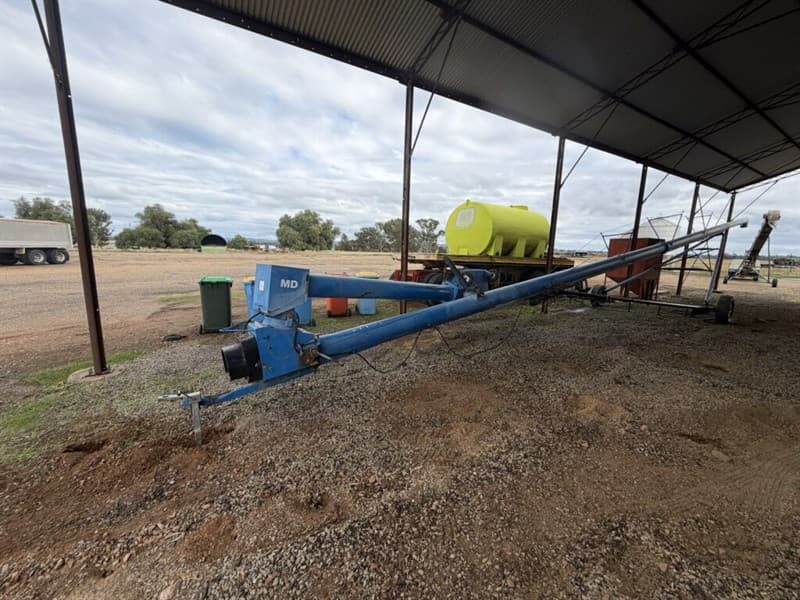 Brandt Swing away PTO 10/70 Auger used condition, S/N48381. Approximate travel width 3.2m, driven by 540 pto jack shaft included. Inspection…