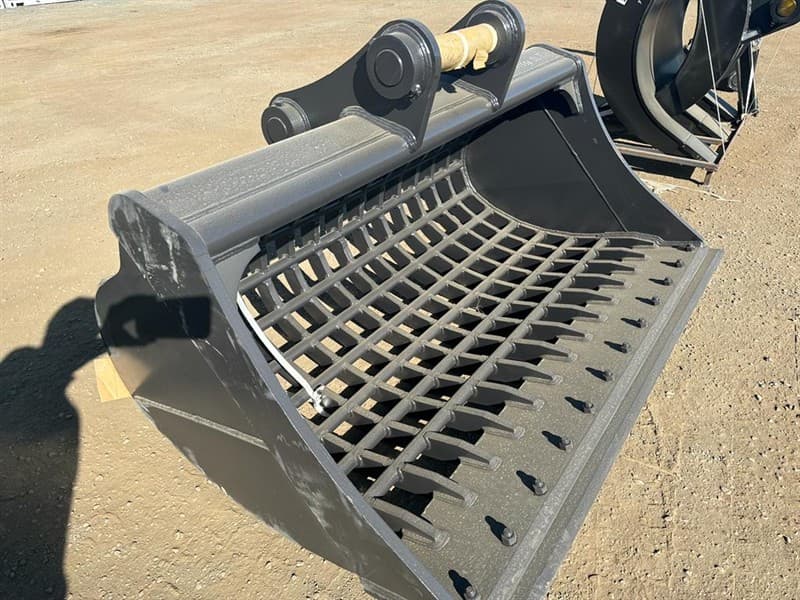 Unused Sieve / Riddle Bucket to Suit 18-25T Excavator, Width: 1840mm Pin Diameter: 80mm, Centre to Centre: 460mm, Between the ears: 340mm,Sh…