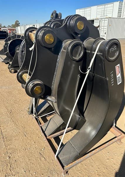 Unused Grab Attachment to Suit 18-25T Excavator, Width: 1010mm, Pin Diameter: 80mm, Centre to Centre: 460mm, Between the ears: 340mm, Maximu…
