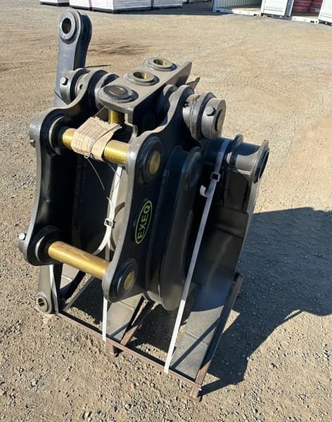 Unused Grab Attachment to Suit 10-17T Excavator, Width: 894mm, Pin Diameter: 65mm Centre to Centre: 385mm, Between the ears: 260mm, Maximum …