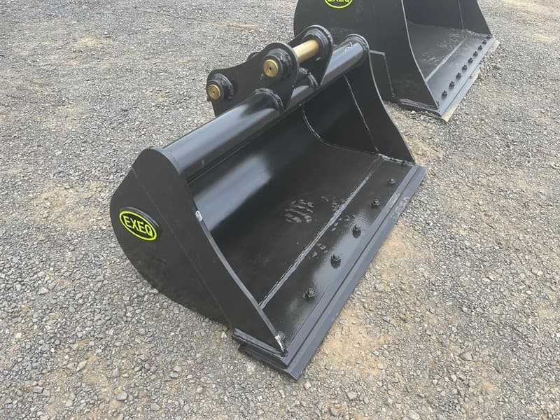 Unused 2024 1000mm Mud Bucket To Suit 3T Excavator,Width: 1000mm, Pin Diameter: 40mm, Center to Center: 200mm, Between the ears: 145mm, Ship…