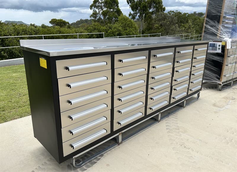 Unused 30 Drawer Stainless Steel Work Bench (Low Type), Model: 10ft-30D-Low, 3 Part Sliding Drawer System, Approximate Shipping Dimensions: …