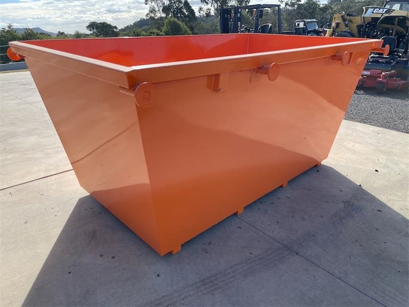Unused 4 Cubic Metre Skip Bin, Heavy Duty Steel construction, Lifting pins Overall Length : 2705mm x Overall Width: 1735mm x Overall height:…