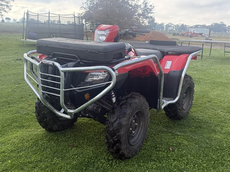 2021 HONDA TRX 520ATV VIN:1HFTE4GU2M4G00362 Presents as new with, delivery km's only (5km), auto shift, Canvas seat cover, toolbox, rear mat…