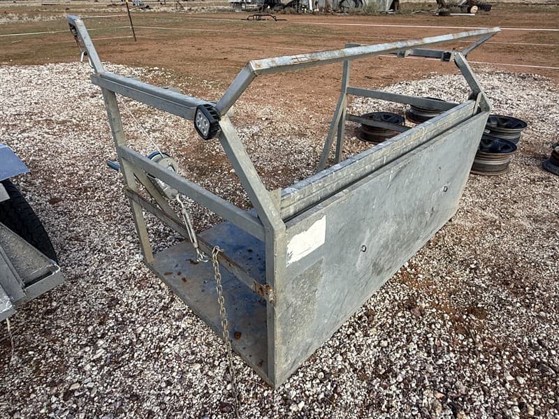 18 PIN PIG RACK. Winch. 1740mm x 1000mm. Located Quambone, NSW