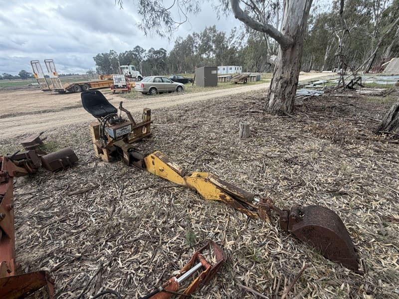 DIRTKING BOBCAT BACKHOE ATTACHMENT. GP bucket. operator seat, skid steer mount, one hose requires replacement. Located Tocumwal, NSW.