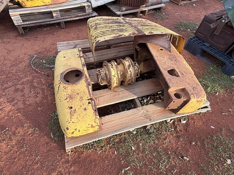 INTERNATIONAL TD14 PARTS. Located Coolabah, NSW