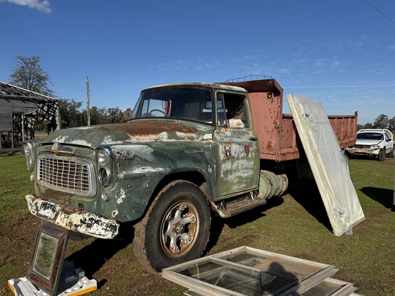 INTERNATIONAL A180 TIPPER TRUCK. Hasnt Run in a while Requires ignition wiring repairs and a tune. Located Mogriguy, NSW