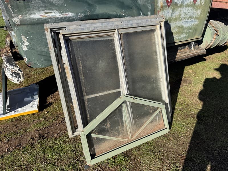 ASSORTED WINDOWS. Approx. 1250mm x 1100mm window. Located Mogriguy, NSW