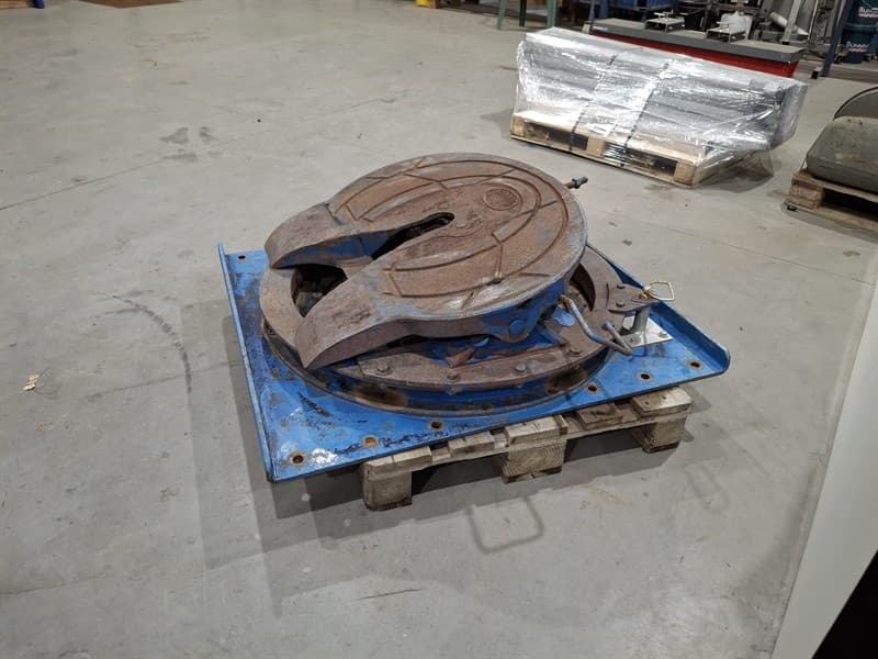 Holland Bull Race Turntable 2 Inch. Please pick up within 2 weeks of Auction finishing. Located Orange, NSW