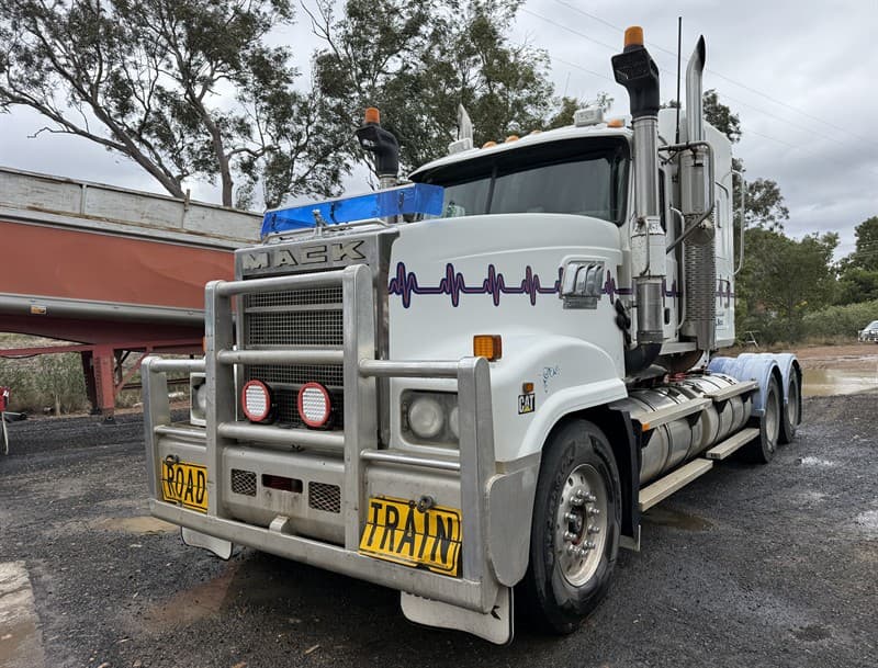 2006 MACK SUPERLINER VIN. 6FML05E696D713133. Engine no. 9NZ04056. Rebuilt Caterpillar C15 50,000kms ago. Transmission rebuilt only 1000kms a…