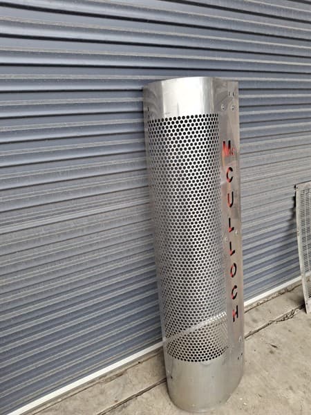 Kenworth Exhaust Shroud suit T401. Please pick up within 2 weeks of Auction finishing. Located Orange, NSW