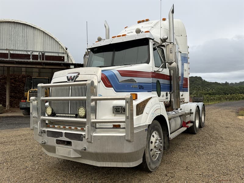 2016 WESTERN STAR 5864SS. VIN. 5KKJBBDV6FPGC1806. Engine no. 471915SO232282. Tyres at 95% all around. Auto greaser. Hydraulics. Airliner sus…