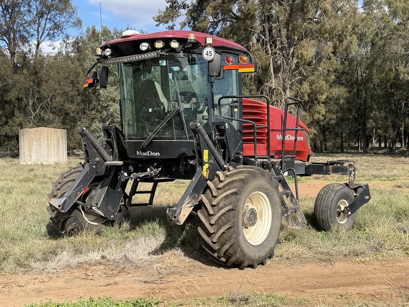 2020 MACDON M1170 S/N: 3835578-20 Front Serial no. 298780 Engine hours:1931.2, Built 2019 plated 2020 Macdon Windrower. with 2016 MacDon D14…
