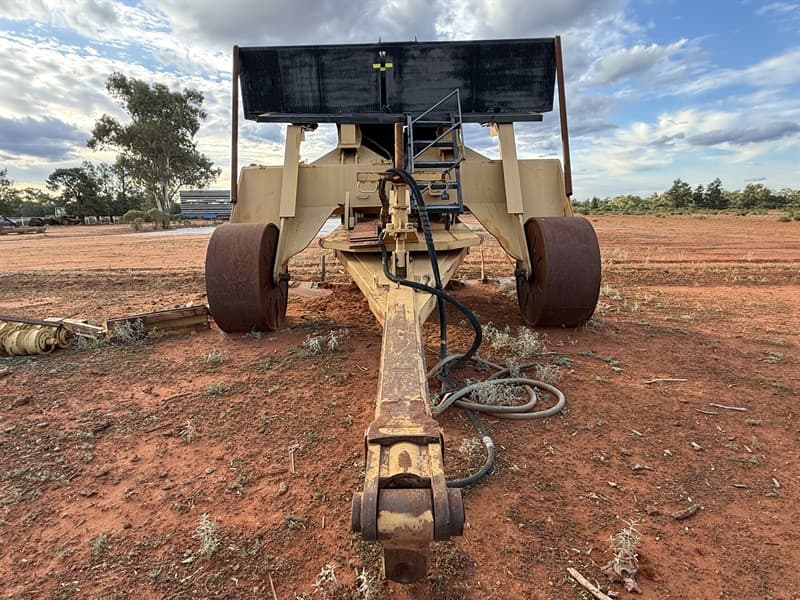 HOMAN BLADE PLOUGH. 5.5 metre working width. 24 volt seed drum. Rams have been resealed. Pins have been rebushed. Located Cobar, NSW