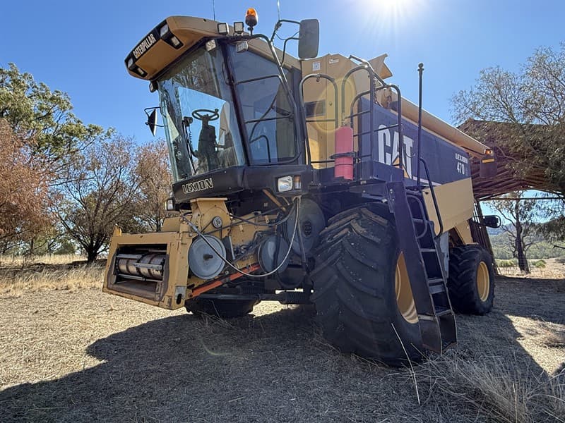 2005 CAT LEXION 470R HEADER + MACDON 973 FRONT. One owner combination from new. Always shedded when not in use. Header serial no. COL00470L7…