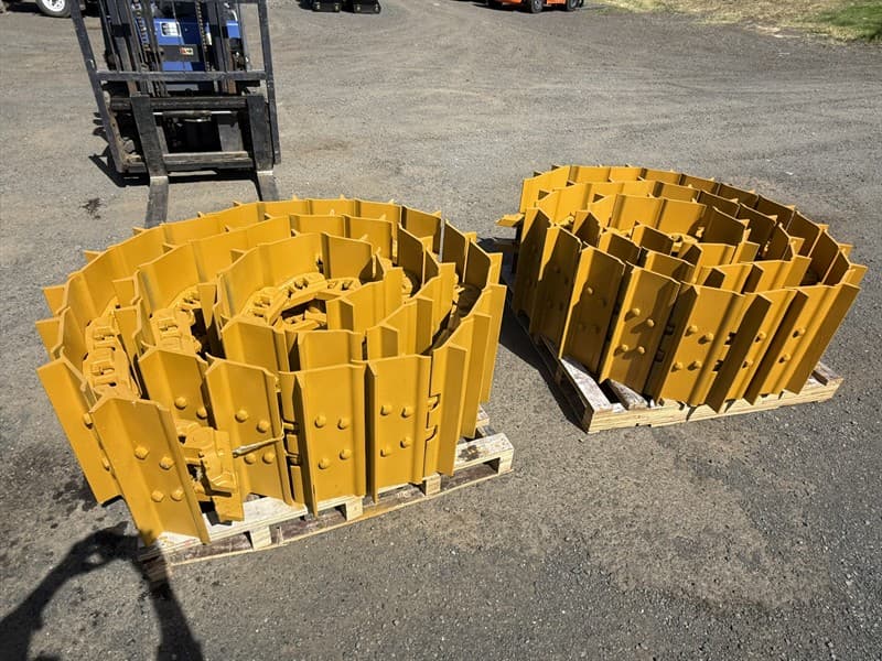 Set of 2 Chain and Pads Assembly Suit Caterpillar D6R/T Bulldozer(Unused), 41 Links, 560mm Pads, 65mm Grousers,Heavy Duty High Quality Under…