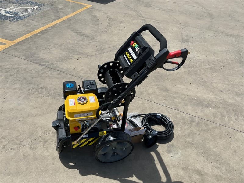 Unused Petrol Pressure Washer, PSI: 2300 – 2600, Water flow: 8-9 LPM, 7HP Petrol Engine Comes with:, Petrol Pressure Unit, 10m Hose on Reel,…