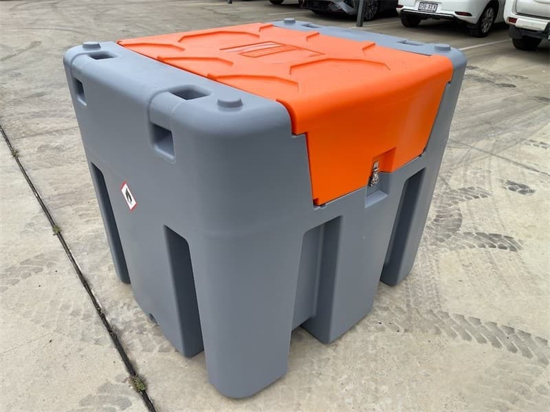Unused 980 Litre Fuel Cube / Tank, Model: DD980, Comes with: 12V Pump - 56 l/m Flow, 10m hose /hose Reel with automatic shut off Nozzle, Loc…