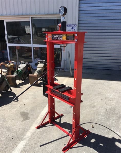 Unused 20 Ton Hydraulic Workshop Press, 2 speed pump, some assembly required, Approximate Shipping Dimensions: 1560mm L x 230mm W x 240mm H,…