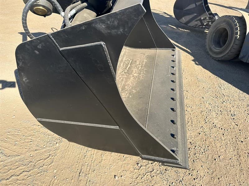 Unused Hydraulic Tilting Mud Bucket to Suit 18-25T Excavator, Width: 1850mm, Pin Diameter: 80mm, Centre to Centre: 460mm, Between the ears: …