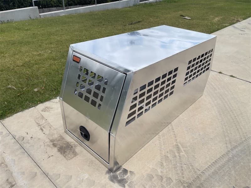 Unused Heavy Duty Aluminium Dog Box for Ute, Shipping Dimensions: 1800mm x 700mm W 850mm H, Weight: 66Kgs EXEQ: 165907