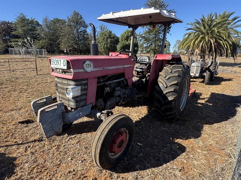 MASSEY FERGUSON 175. Fitted with wheel weights and power steering. Tyres fair. Machine in working condition. 6ft slasher and 5ft grader blad…