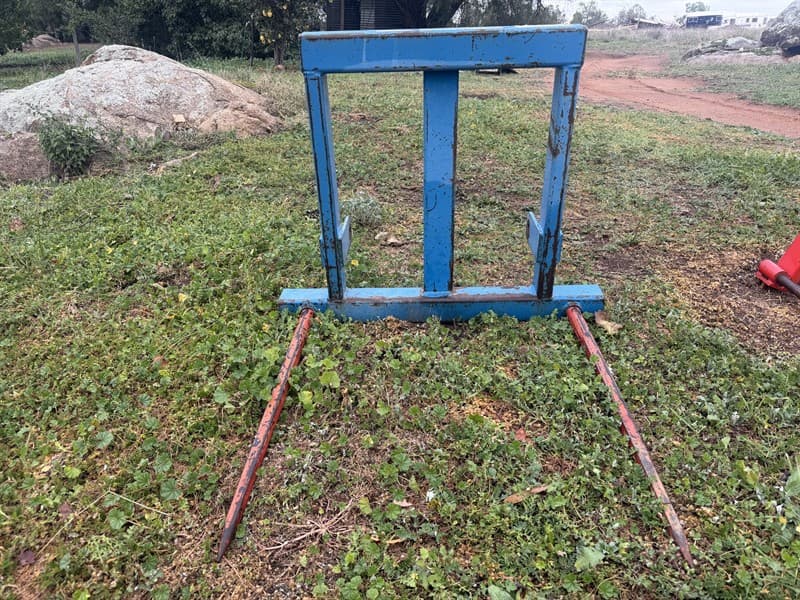 JOHN BERENDS 3PL HAY FORKS Used condition, 2 spike. Reason for sale property sold. Located Downside,NSW.