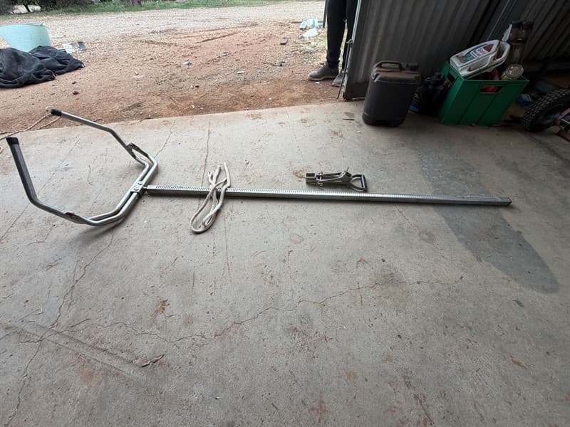 VINK Calf puller. Suit new buyer. Reason for sale property sold. Located Downside, NSW.